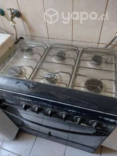 Cocina 6 platos funcionando todos los quemadores