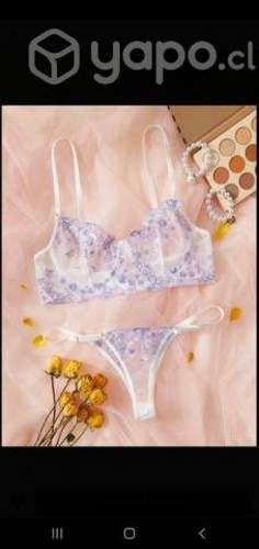 Lencería floreado morada
