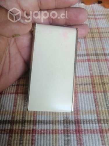 Antigua polvera alemana de bronce y concheperla