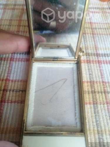 Antigua polvera alemana de bronce y concheperla