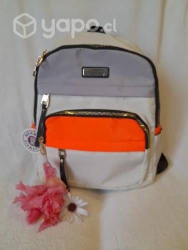 Lindas Mochilas en la costa.