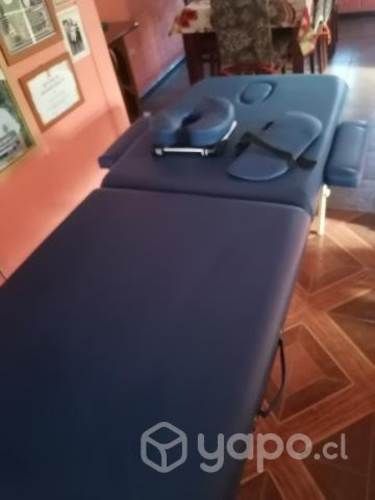 Camilla color azul plegable