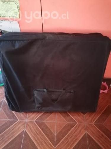 Camilla color azul plegable