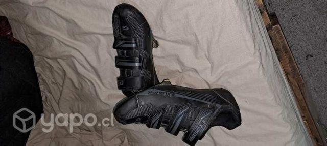 Zapatos de ruta con cala