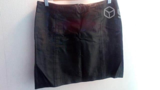 Mini falda cuero negro