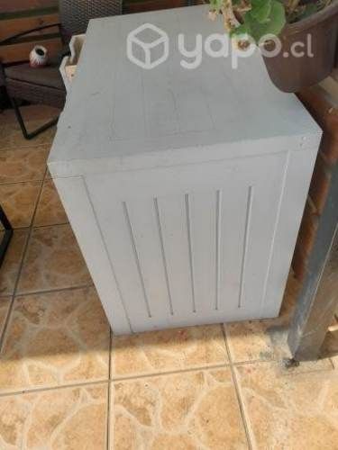 Escritorio de madera con 3 cajones grandes