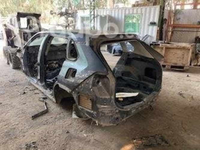 Carroceria dano trompa techo cola pilares (TRA204