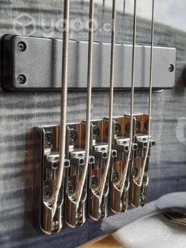 Bajo eléctrico nuevo