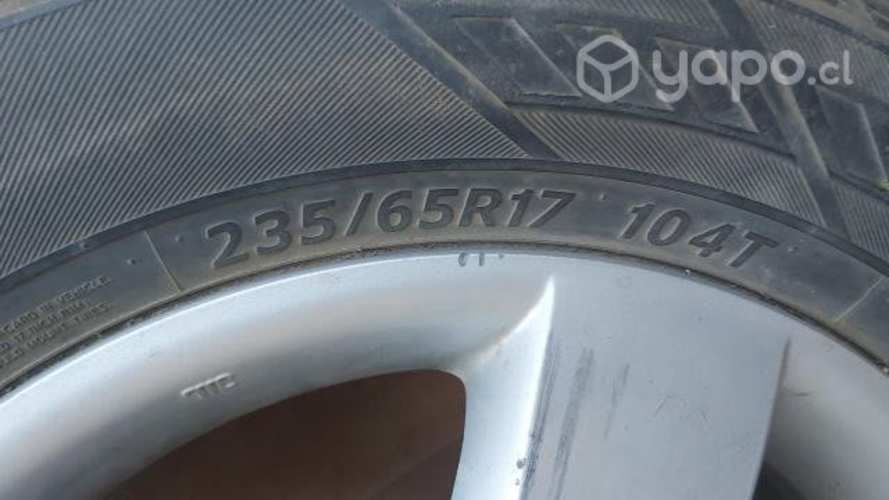 Juego de Llantas con Neumáticos 235/65/r17