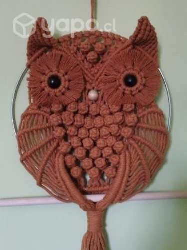 Búho decorativo en macramé