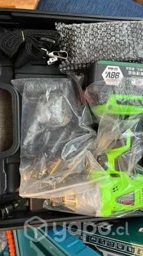 Maleta con taladro y llaves