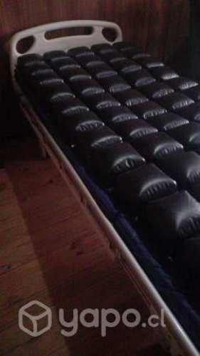 Catre clínico y colchón antiescaras