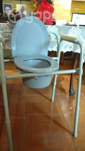 Escusado portátil para personas con discapacidad