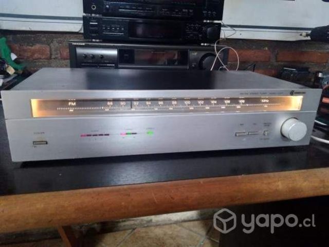 Tuner Samsung plateado S-33T