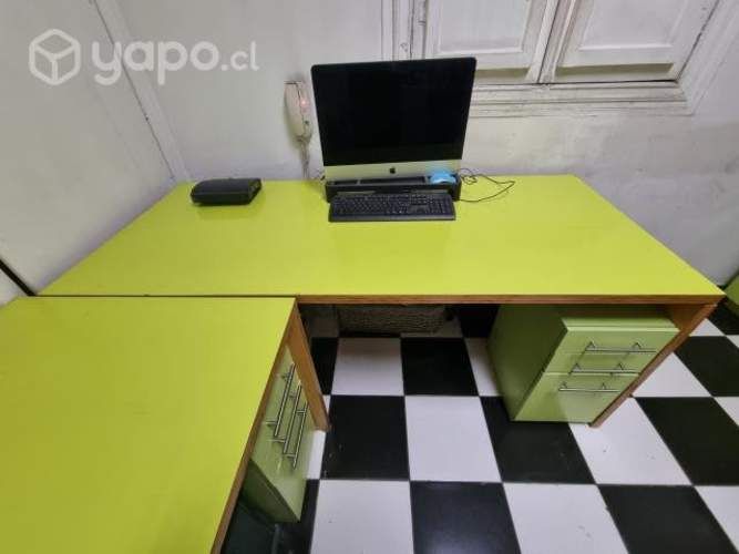 Escritorio madera verde