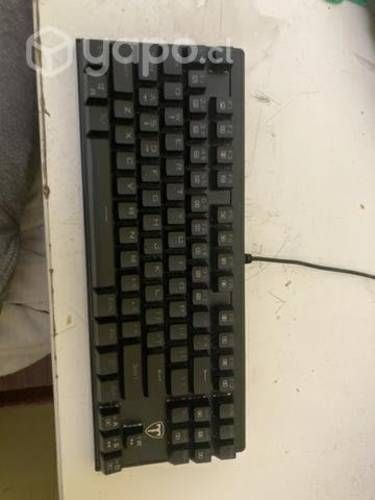 Teclado mecanico con luces de diferentes formas