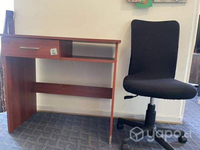 silla y escritorio