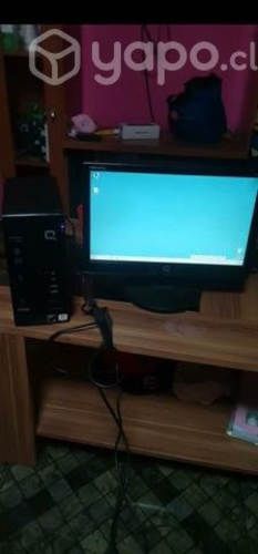 Tele de 32 normal y computador de mesa