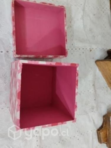 Caja de madera diseño corazones