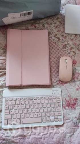 Funda con teclado y mouse para tablet sg A8