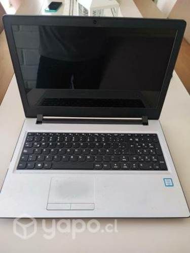 Notebook Lenovo i3 con 4GB de RAM, 17&quot; la pantalla