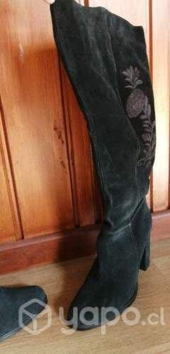 Botas gamuza nuevas talla 37 (horma grande)