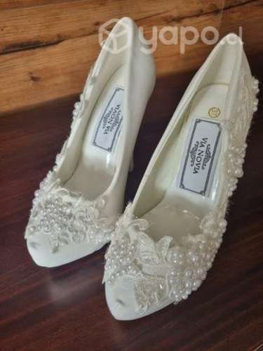 Zapatos de novia nuevos