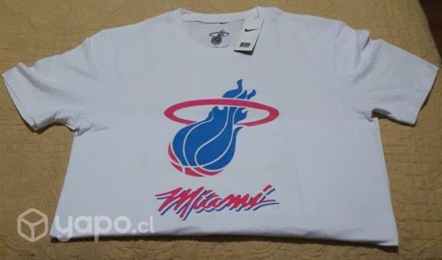 Polera Miami Heat talla L