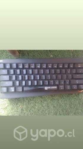 Teclado hype legend inalambrico (incluye cable?