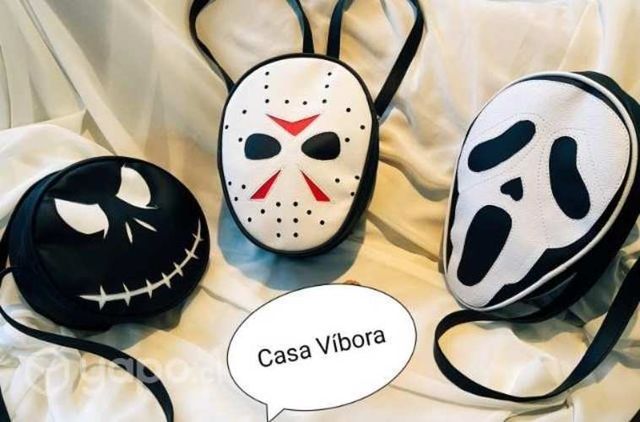 Poleras bolsos y mochilas alternativas