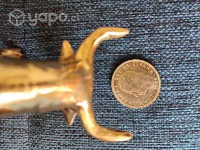Toro español de bronce coleccionable