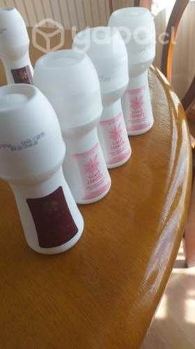 mochila y desodrantes