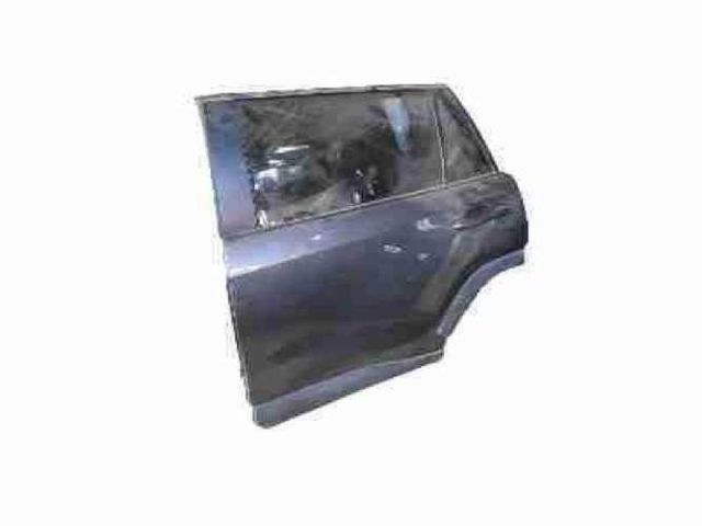 Puerta trasera izquierda toyota rav4 2019 detalle