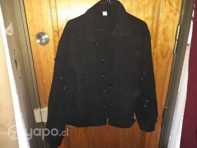 Chaqueta mezclilla negra rasgada talla M (USA)