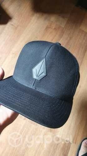 Gorro snapback volcom poco uso