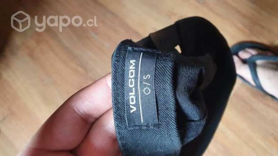 Gorro snapback volcom poco uso