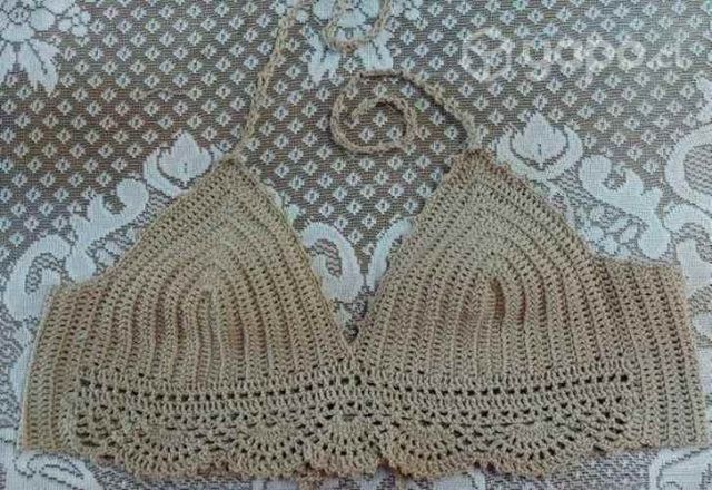 Crop top a crochet