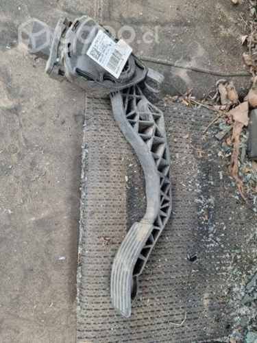 Pedal de aceleración peugeot 208 año 2017