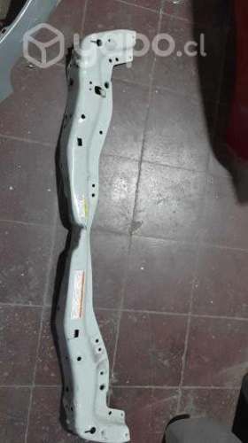 Suzuki Swift 2013-18 frontal superior poco detalle