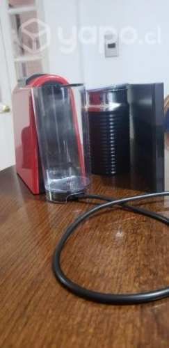 Cafetera Nespresso ESSENZA nada de uso