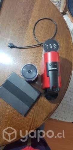 Cafetera Nespresso ESSENZA nada de uso