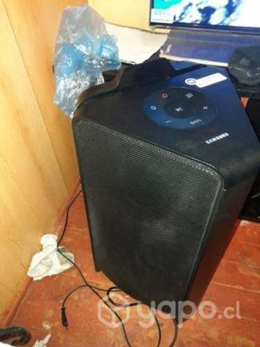 Equipo de sonido Marca sansumg Modelo: MX-T5