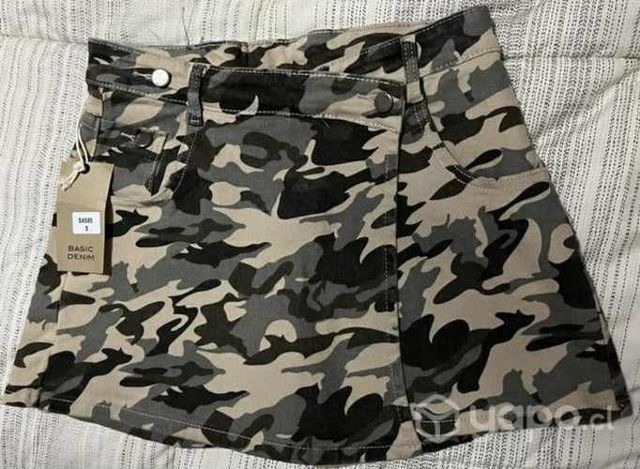 Falda nueva con etiqueta