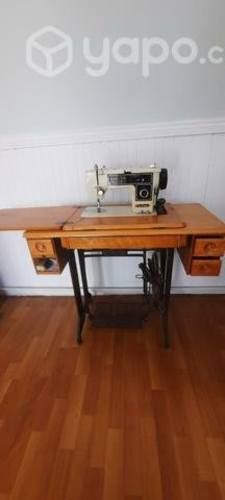 Maquina de coser antigua