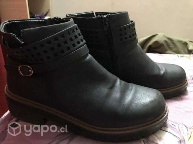 Botines negros de mujer