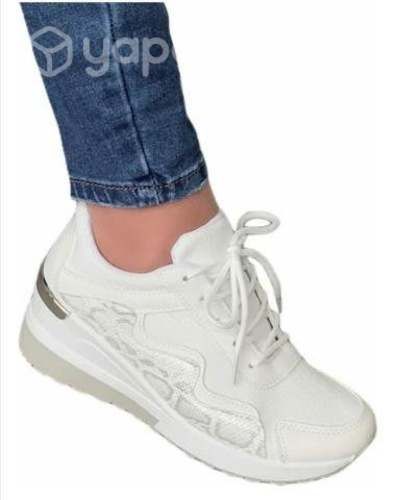 Bellas zapatillas de dama