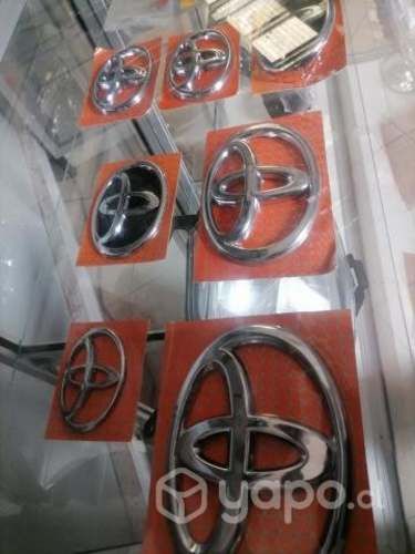 Emblemas cromados toyota