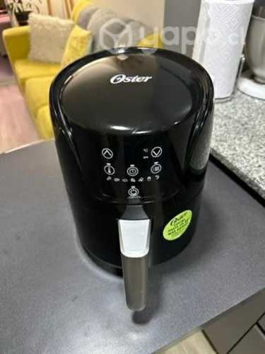 Freidora de aire Oster. Poco uso
