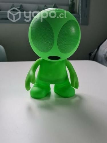 Parlante ET y parlante con palo de selfie