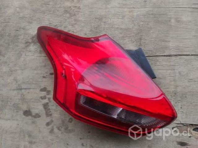 Foco trasero izquierdo Ford Focus titanium 2017